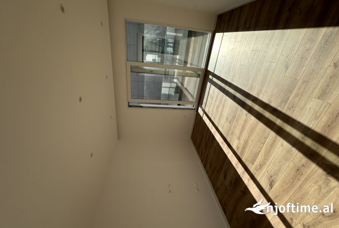 Shtepi me qera Apartament ne Tirane, 4+1, Mobilimi Pjeserisht e mobiluar, Pagesa 3,500  Euro.