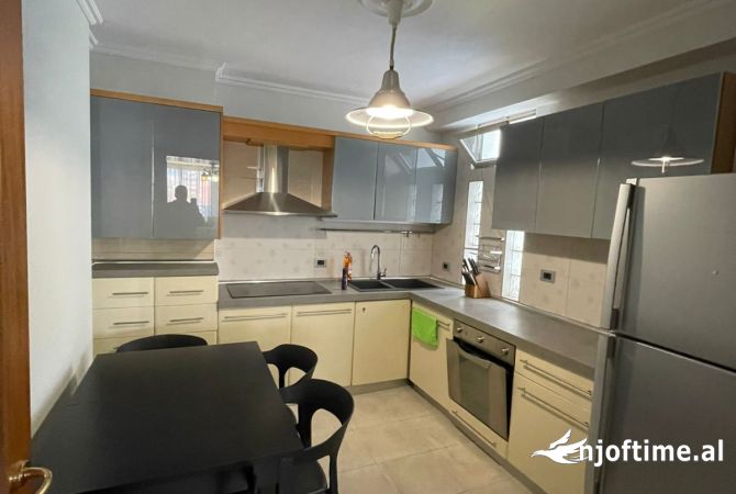 Shtepi me qera 3+1 ne Tirane - 1,000 Euro