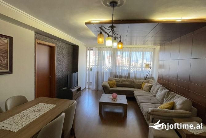 Shtepi me qera 3+1 ne Tirane - 1,000 Euro