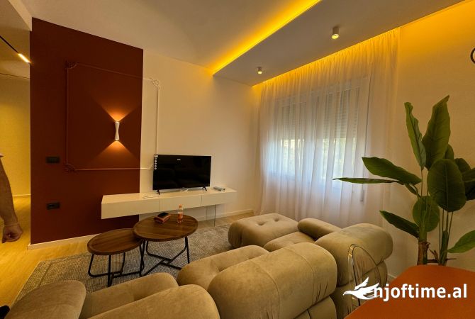 Shtepi ne shitje Apartament ne Tirane, 1+1, Mobilimi E mobiluar, Pagesa 155,000  Euro.