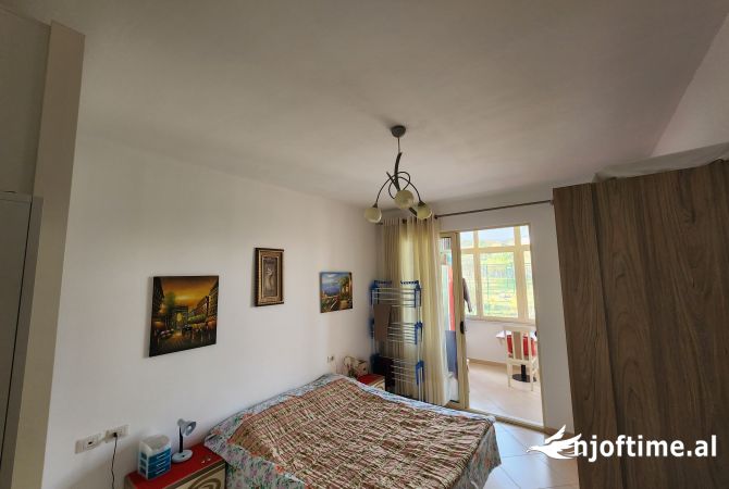 Shtepi ne shitje Apartament ne Tirane, 1+1, Mobilimi E mobiluar, Pagesa 165,000  Euro.