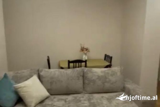 Shtepi me qera 2+1 ne Tirane - 800 Euro