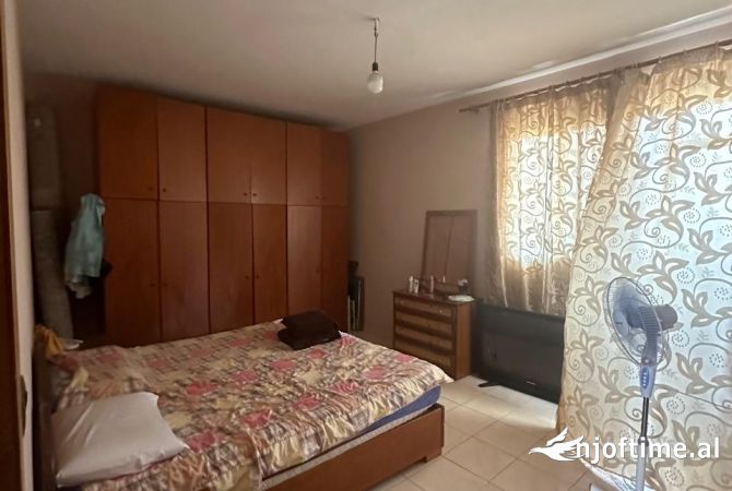 Shtepi ne shitje Shtepi Private ne Tirane, 2+1, Mobilimi E mobiluar, Pagesa 279,000  Euro.