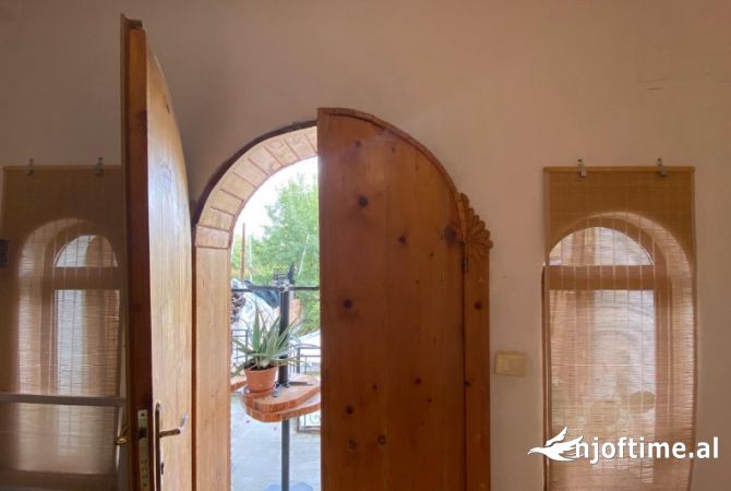 Shtepi me qera Apartament ne Tirane, 2+1, Mobilimi E mobiluar, Pagesa 50,000  Leke.