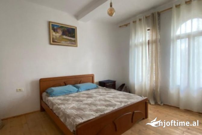 Shtepi me qera 2+1 ne Tirane - 50,000 Leke