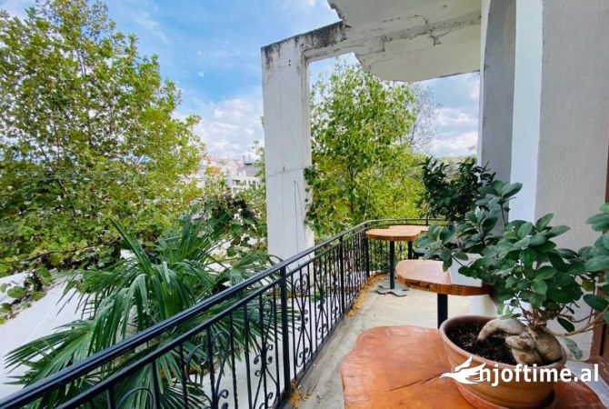 Shtepi me qera Apartament ne Tirane, 2+1, Mobilimi E mobiluar, Pagesa 50,000  Leke.