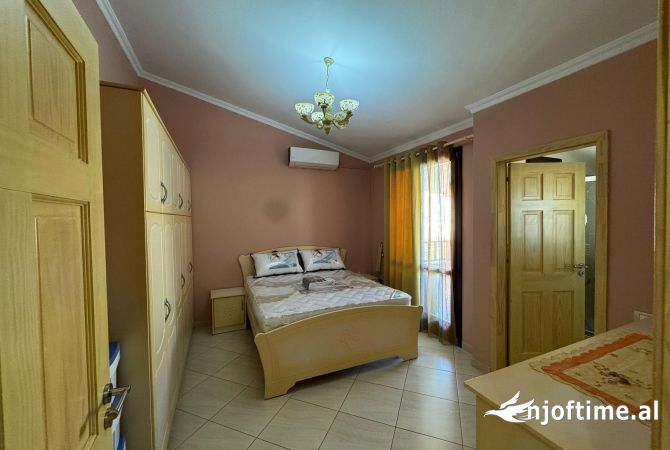 Shtepi me qera Apartament ne Tirane, 2+1, Mobilimi E mobiluar, Pagesa 700  Euro.