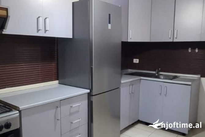 Shtepi me qera Apartament ne Tirane, 1+1, Mobilimi E mobiluar, Pagesa 450  Euro.