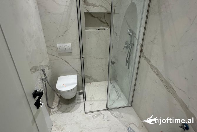 Shtepi ne shitje Apartament ne Tirane, 3+1, Mobilimi Bosh, pa mobiluar, Pagesa 249,340  Euro.