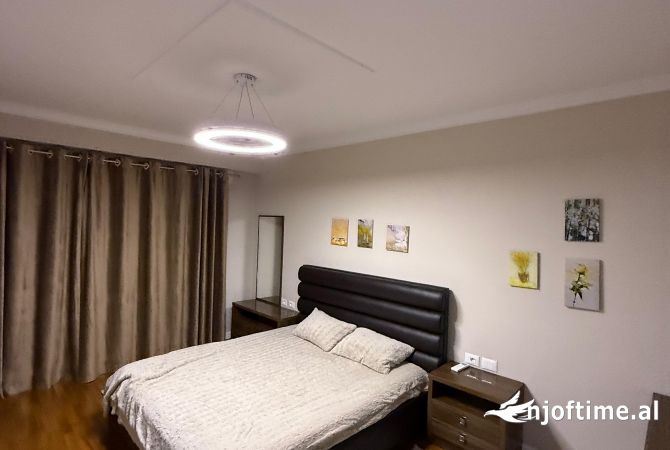 Shtepi me qera Apartament ne Tirane, 2+1, Mobilimi E mobiluar, Pagesa 1,200  Euro.