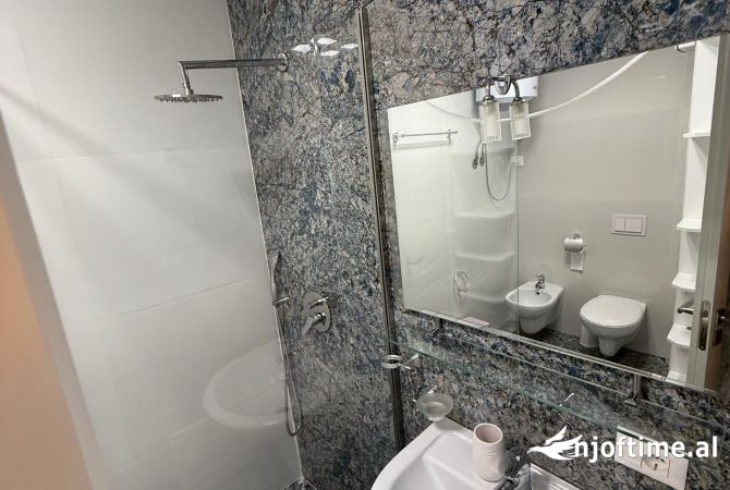 Shtepi me qera Apartament ne Tirane, 2+1, Mobilimi E mobiluar, Pagesa 1,200  Euro.