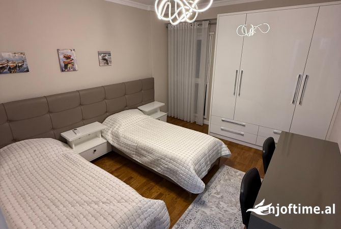 Shtepi me qera Apartament ne Tirane, 2+1, Mobilimi E mobiluar, Pagesa 1,200  Euro.