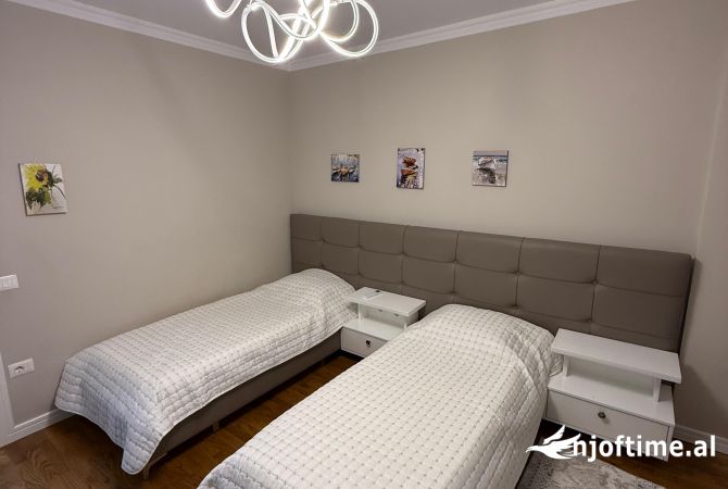 Shtepi me qera Apartament ne Tirane, 2+1, Mobilimi E mobiluar, Pagesa 1,200  Euro.