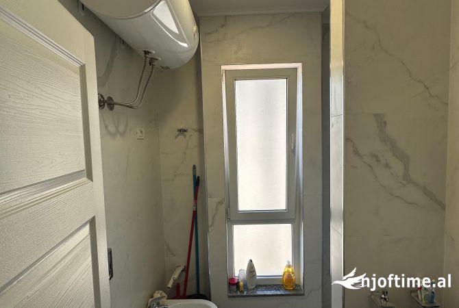 Shtepi ne shitje Apartament ne Tirane, 1+1, Mobilimi E mobiluar, Pagesa 115,000  Euro.