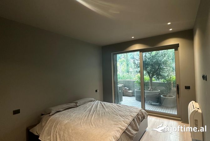 Shtepi me qera 2+1 ne Tirane - 2,000 Euro