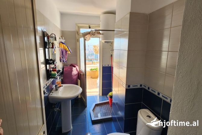 Shtepi ne shitje Apartament ne Tirane, 1+1, Mobilimi E mobiluar, Pagesa 110,000  Euro.