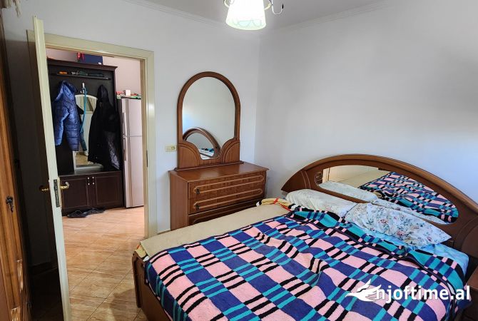 Shtepi ne shitje Apartament ne Tirane, 1+1, Mobilimi E mobiluar, Pagesa 110,000  Euro.