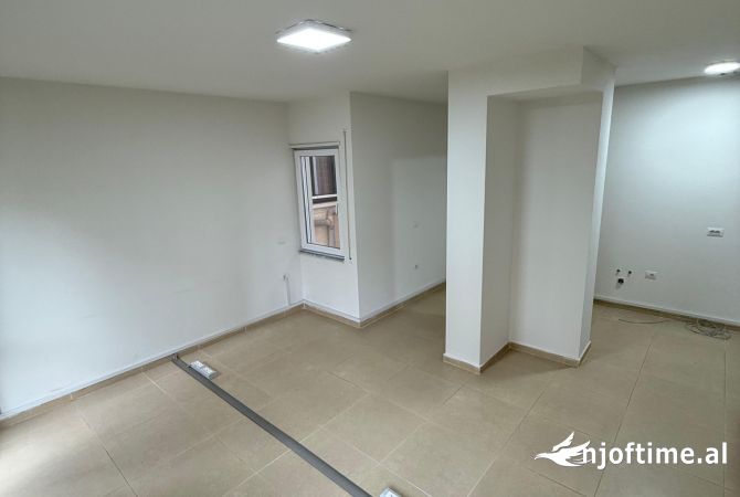 Ambient biznesi me qera 3+1 ne Tirane - 950 Euro