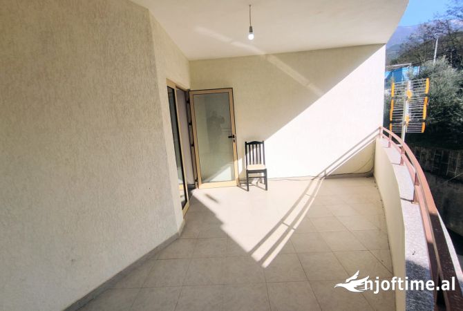Shtepi ne shitje Apartament ne Tirane, 2+1, Mobilimi E mobiluar, Pagesa 92,700  Euro.