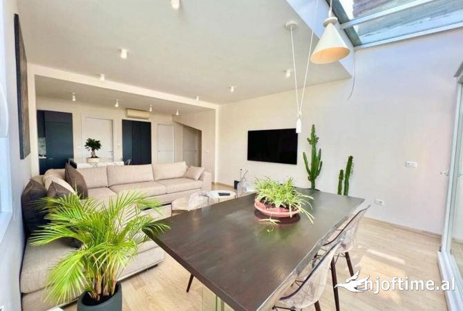 Shtepi ne shitje Apartament ne Tirane, 2+1, Mobilimi E mobiluar, Pagesa 370,000  Euro.