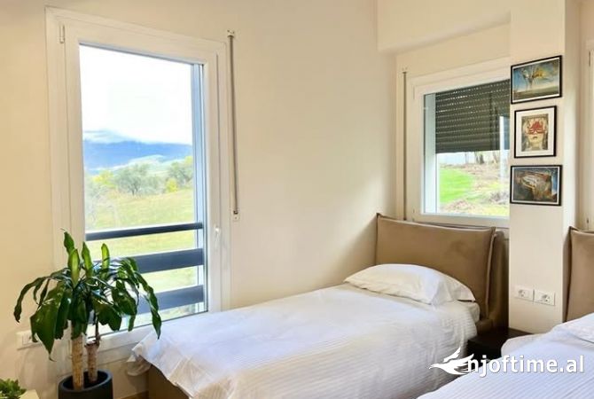 Shtepi ne shitje Apartament ne Tirane, 2+1, Mobilimi E mobiluar, Pagesa 370,000  Euro.