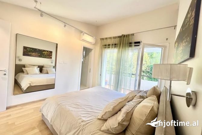 Shtepi ne shitje Apartament ne Tirane, 2+1, Mobilimi E mobiluar, Pagesa 370,000  Euro.