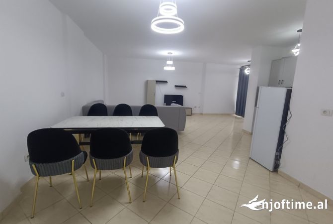 Shtepi me qera Apartament ne Tirane, 2+1, Mobilimi E mobiluar, Pagesa 600  Euro.
