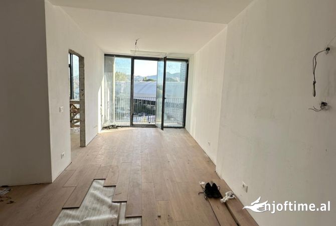 Ambient biznesi me qera 3+1 ne Tirane - 750 Euro