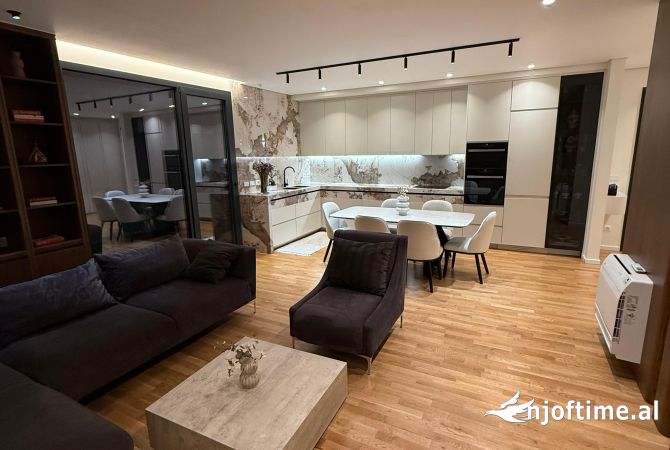 Shtepi ne shitje Apartament ne Tirane, 3+1, Mobilimi E mobiluar, Pagesa 416,000  Euro.