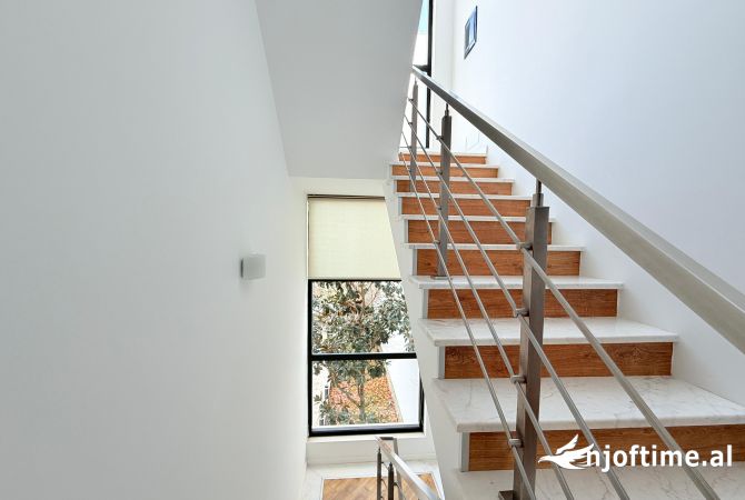 Shtepi me qera 4+1 ne Tirane - 3,000 Euro