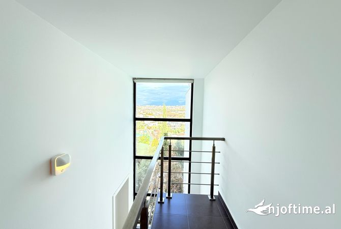 Shtepi ne shitje Vila Luksoze ne Tirane, 4+1, Mobilimi E mobiluar, Pagesa 600,000  Euro.