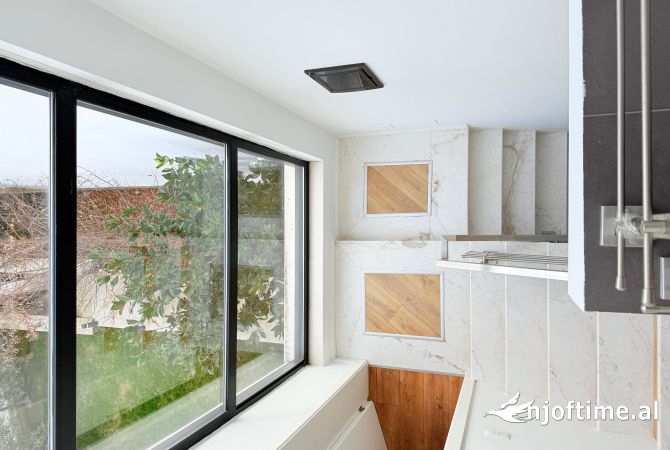 Shtepi ne shitje Vila Luksoze ne Tirane, 4+1, Mobilimi E mobiluar, Pagesa 600,000  Euro.