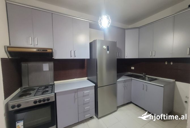 Shtepi me qera Apartament ne Tirane, 1+1, Mobilimi E mobiluar, Pagesa 450  Euro.