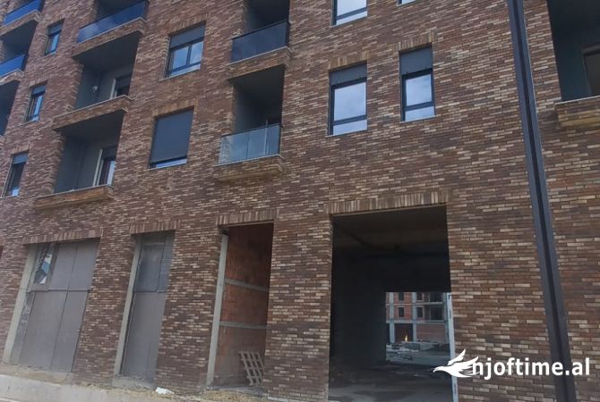 Shtepi ne shitje Apartament ne Tirane, 1+1, Mobilimi Bosh, pa mobiluar, Pagesa 106,600  Euro.