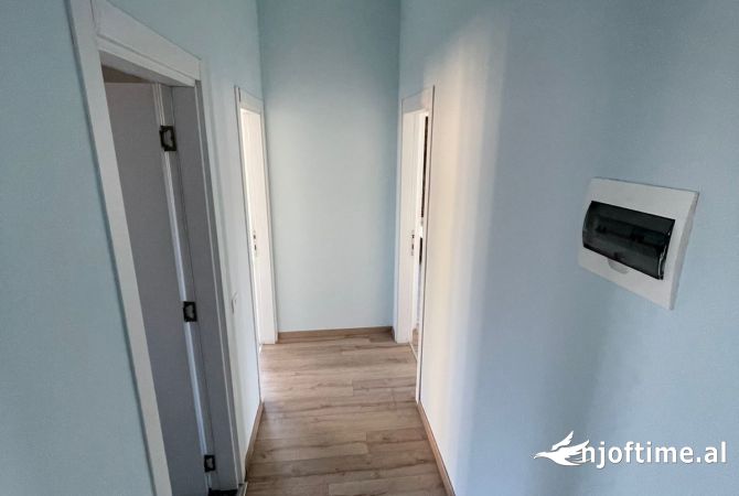 Shtepi ne shitje Apartament ne Tirane, 2+1, Mobilimi Bosh, pa mobiluar, Pagesa 260,000  Euro.