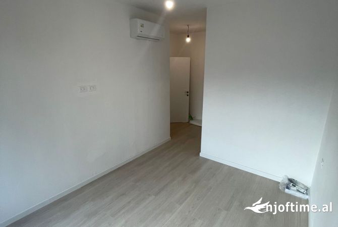 Ambient biznesi me qera 3+1 ne Tirane - 700 Euro
