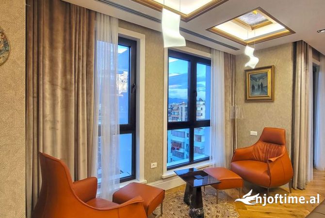 Shtepi ne shitje Penthose(kati i fundit panoramik) ne Tirane, 6+1, Mobilimi E mobiluar, Pagesa 1,500,000  Euro.