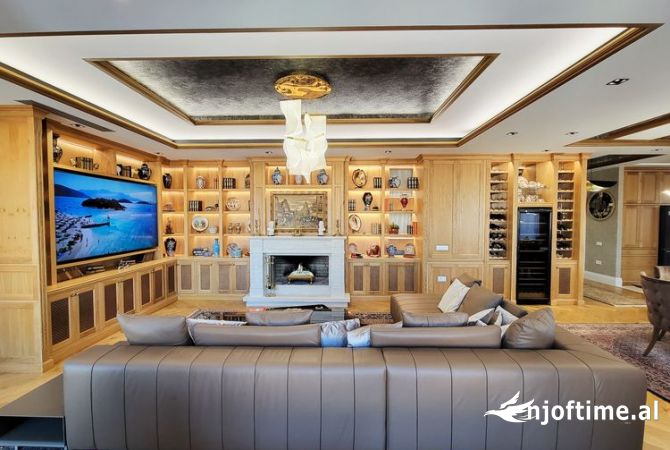 Shtepi ne shitje Penthose(kati i fundit panoramik) ne Tirane, 6+1, Mobilimi E mobiluar, Pagesa 1,500,000  Euro.