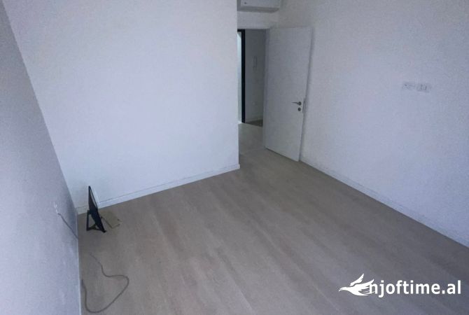 Ambient biznesi me qera 3+1 ne Tirane - 750 Euro