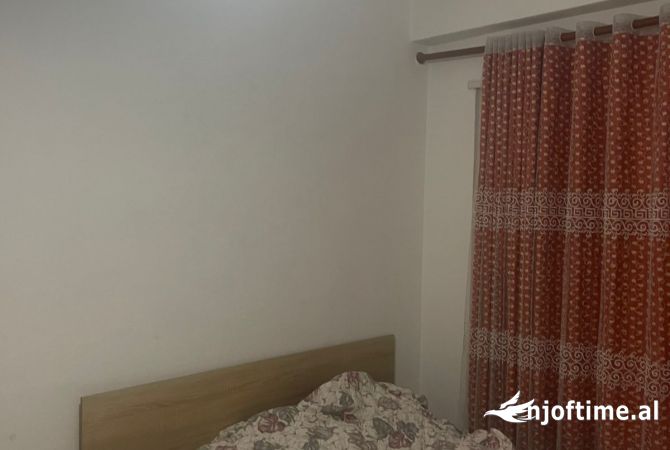 Shtepi me qera Apartament ne Tirane, 2+1, Mobilimi E mobiluar, Pagesa 500  Euro.
