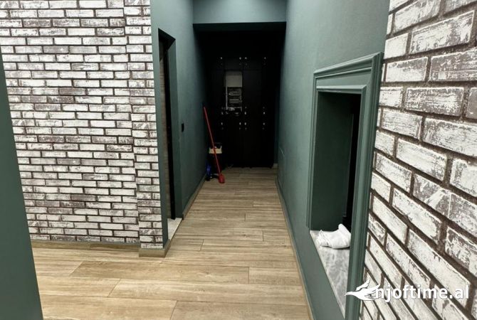 Ambient biznesi me qera 3+1 ne Tirane - 2,200 Euro