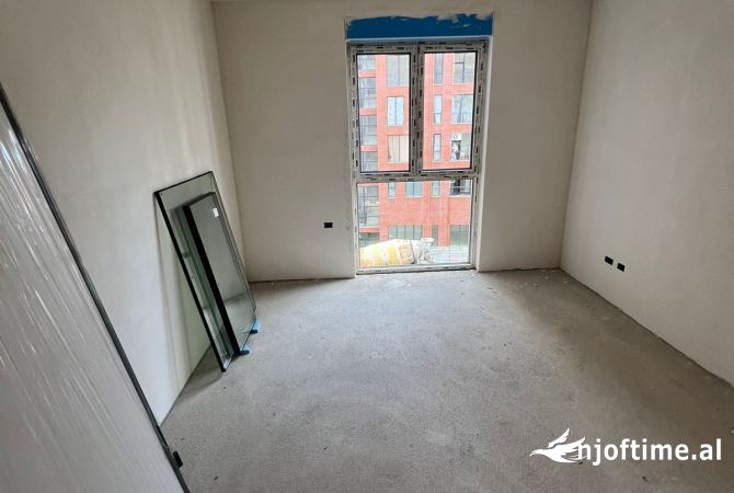 Shtepi ne shitje Apartament ne Tirane, 2+1, Mobilimi Bosh, pa mobiluar, Pagesa 193,000  Euro.