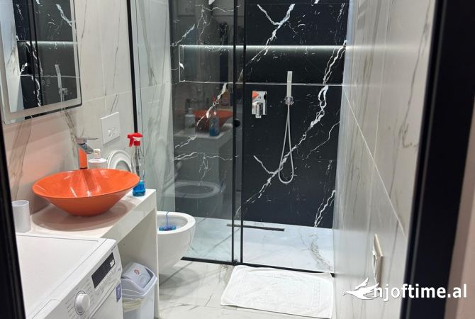 Shtepi me qera Apartament ne Tirane, 2+1, Mobilimi E mobiluar, Pagesa 750  Euro.