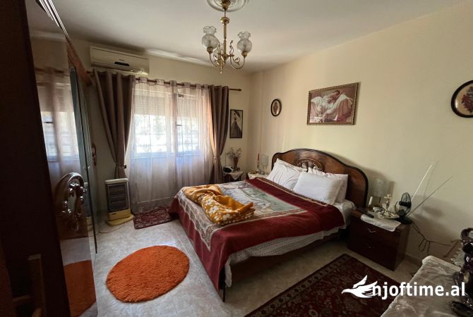 Shtepi ne shitje Apartament ne Tirane, 2+1, Mobilimi Bosh, pa mobiluar, Pagesa 218,400  Euro.