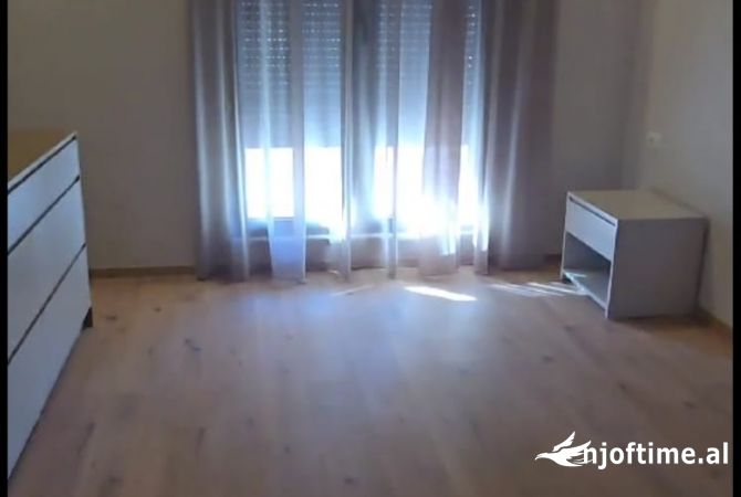 Shtepi me qera Apartament ne Tirane, 2+1, Mobilimi E mobiluar, Pagesa 1,000  Euro.