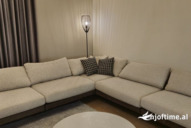Shtepi me qera 2+1 ne Tirane - 1,200 Euro