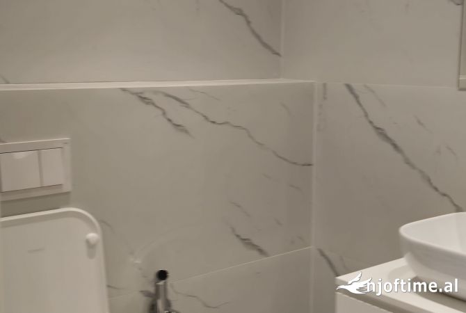 Shtepi me qera Apartament ne Tirane, 2+1, Mobilimi E mobiluar, Pagesa 1,200  Euro.