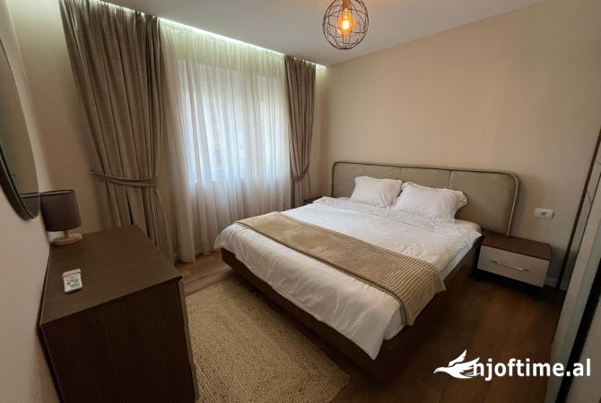 Shtepi me qera Apartament ne Tirane, 2+1, Mobilimi E mobiluar, Pagesa 650  Euro.