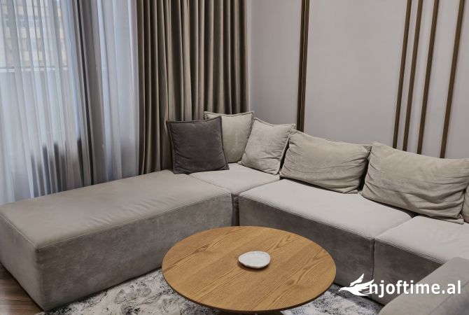 Shtepi me qera 2+1 ne Tirane - 1,500 Euro