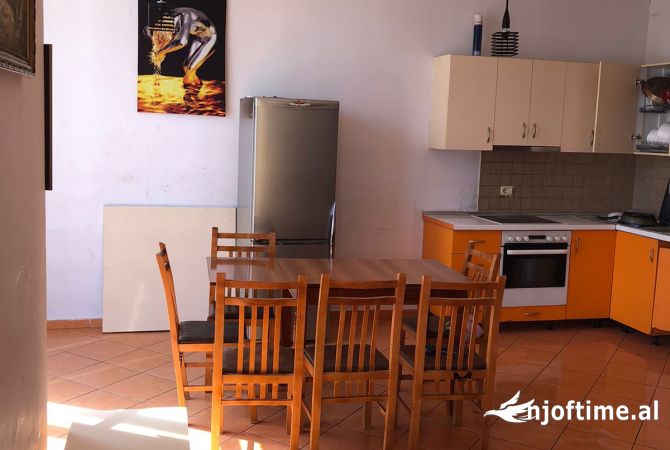 Shtepi me qera 2+1 ne Tirane - 500 Euro